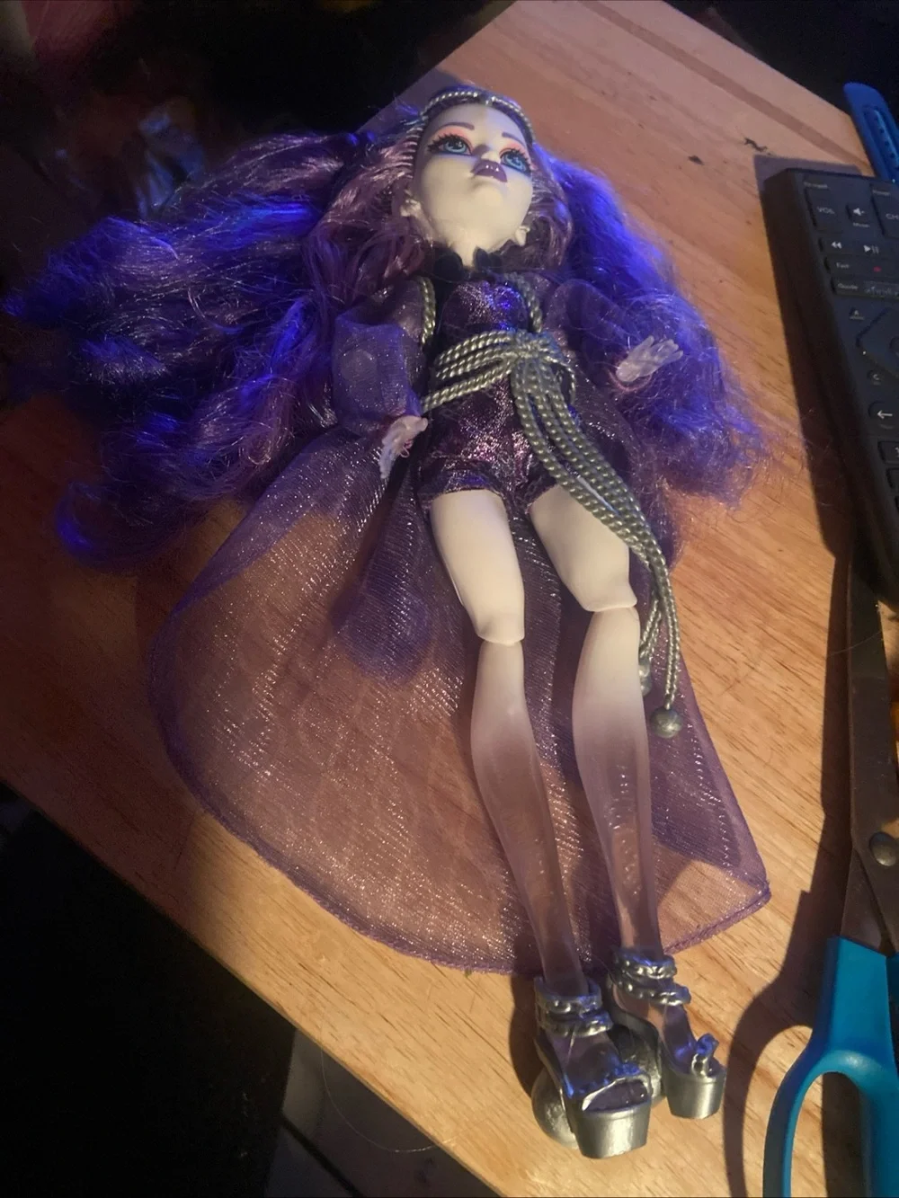 Monster High Spectra Vondergeist Doll Purple Outfit Cape Crown Shoes